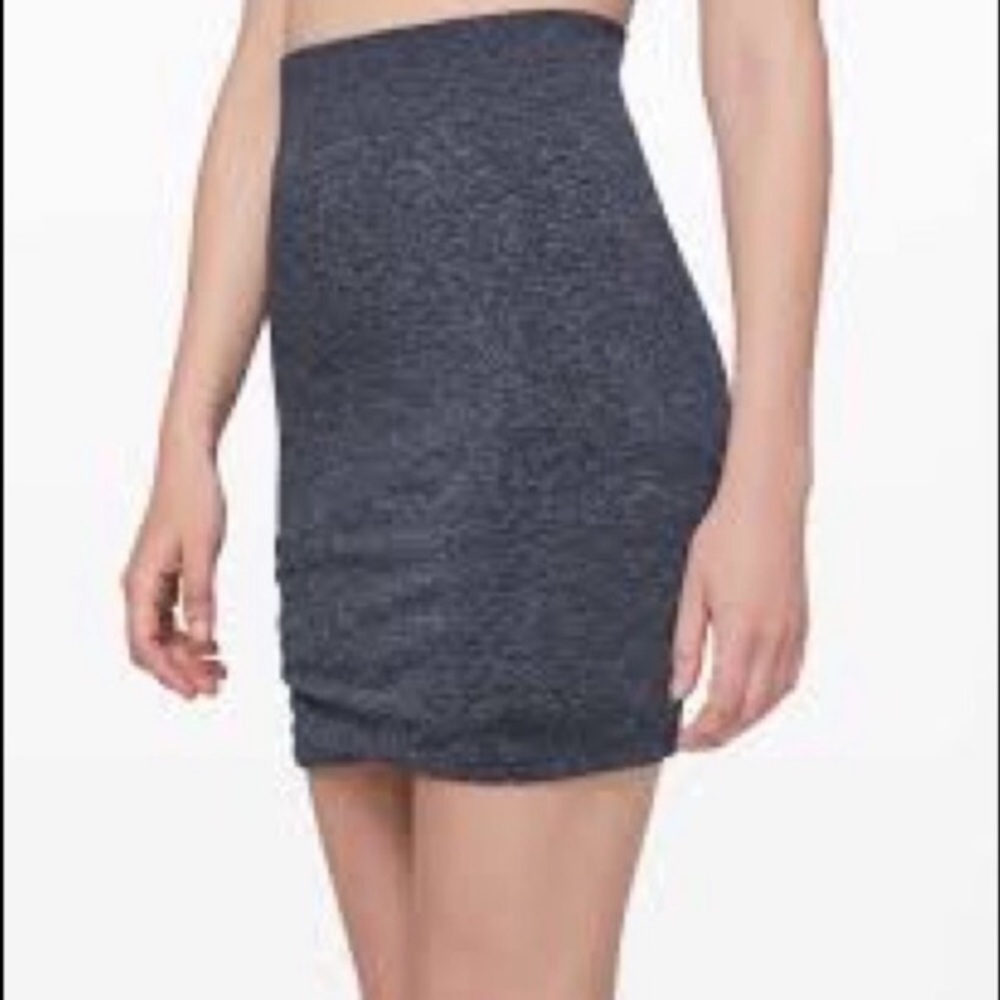 Lululemon Boulevard Bliss Skirt
Size 6